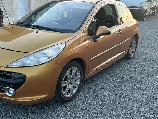 Peugeot 207 1.6 HDI 16V 110 FAP GRIFFE 3P