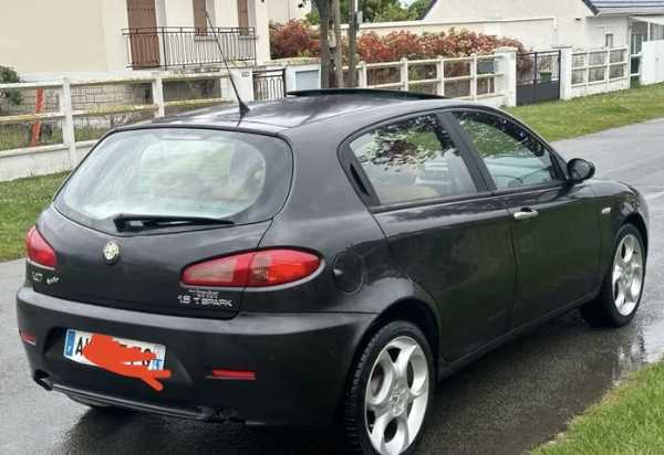 Alfa Romeo 147 (2) 1.6 T.S. 120 ELEGANZA 5P