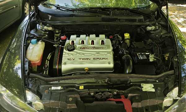 Alfa Romeo 147 (2) 1.6 T.S. 120 ELEGANZA 5P