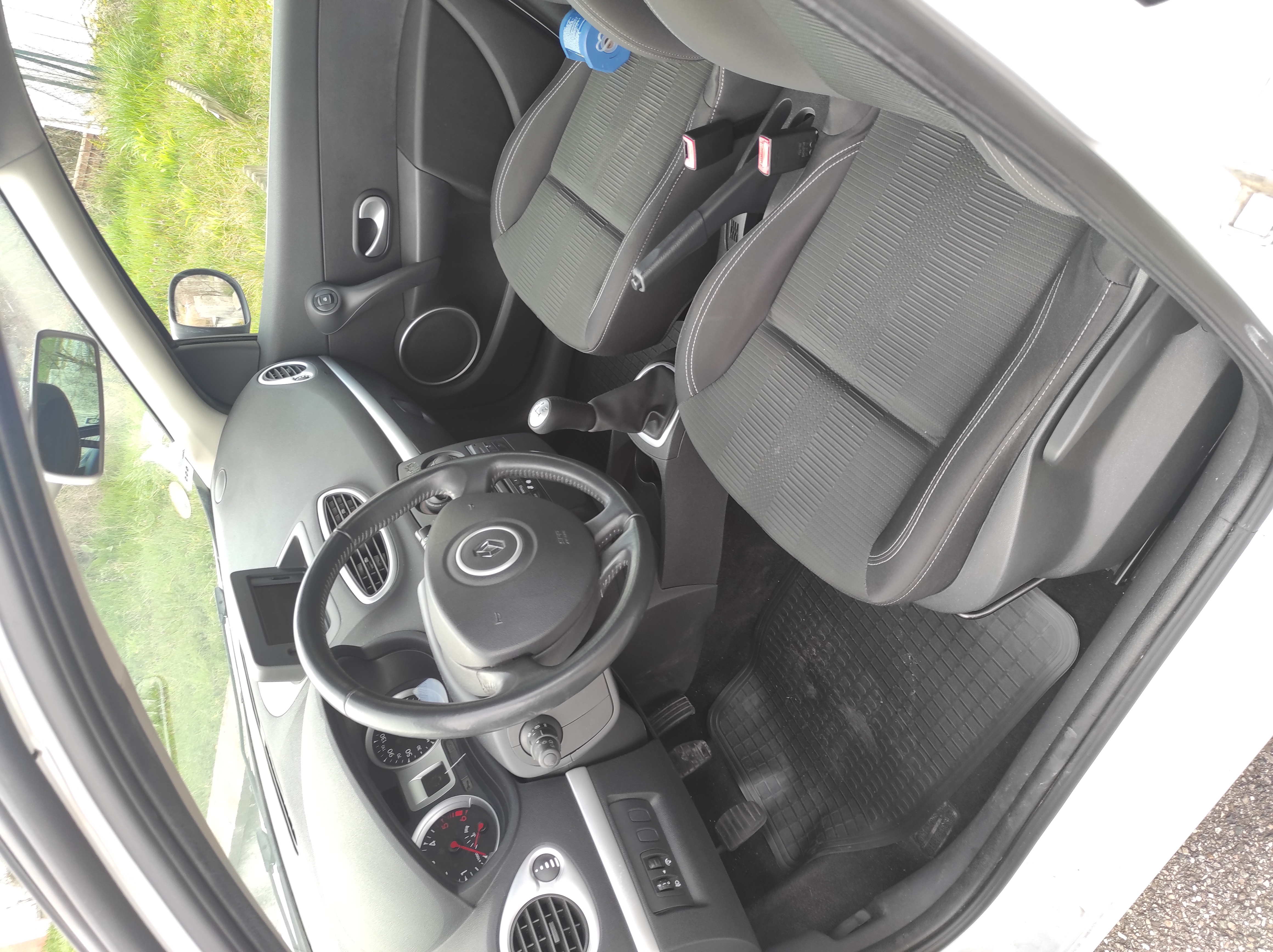 Renault Clio III (2) 1.5 DCI 85 98G EXPRESSION CLIM 5P ECO2