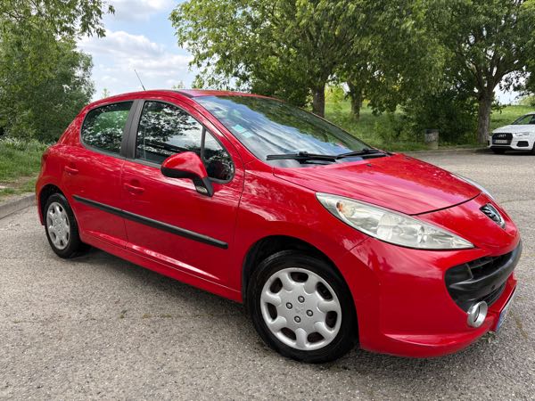 Peugeot 207 1.4 HDI 70 EXECUTIVE 5P