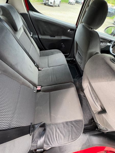 Peugeot 207 1.4 HDI 70 EXECUTIVE 5P