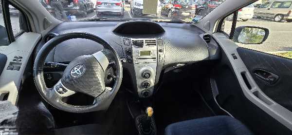 Toyota Yaris II 87 VVT-I 3P