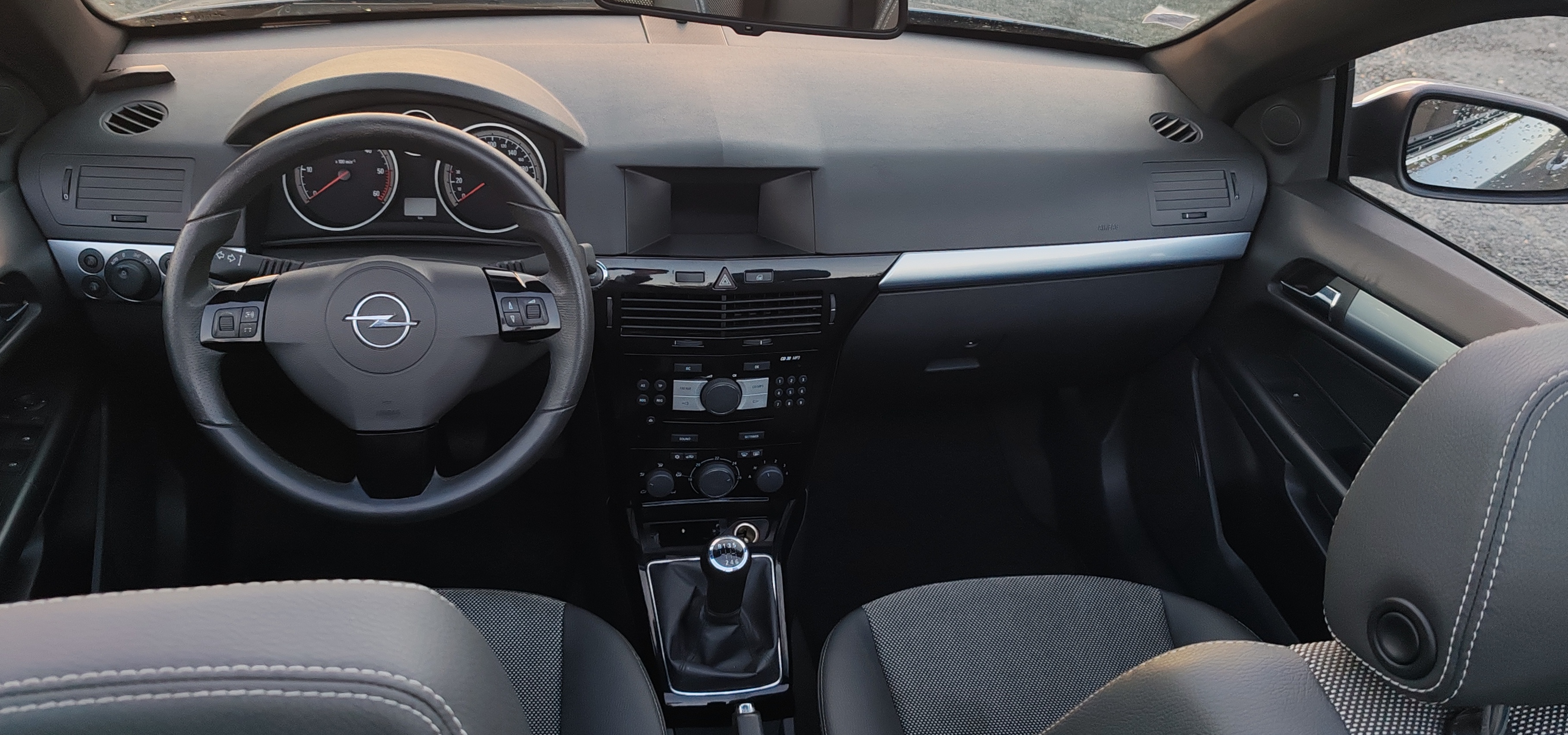 Opel Astra III TWINTOP 1.9 CDTI 150 COSMO CABRIOLET
