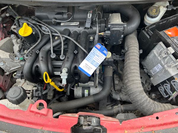 Renault Twingo II (2) 1.2 LEV 16V 75 INTENS ECO2