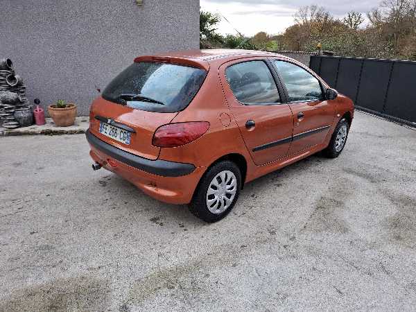 Peugeot 206 (2) 1.4 75 GENERATION 5P