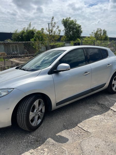 Renault Megane II (2) 1.9 DCI 130 DYNAMIQUE 3P