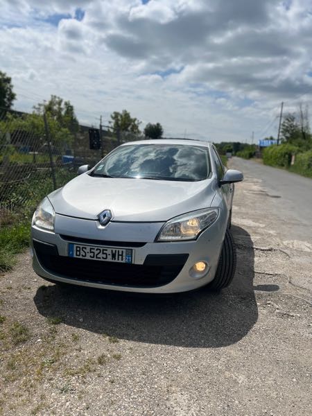 Renault Megane II (2) 1.9 DCI 130 DYNAMIQUE 3P
