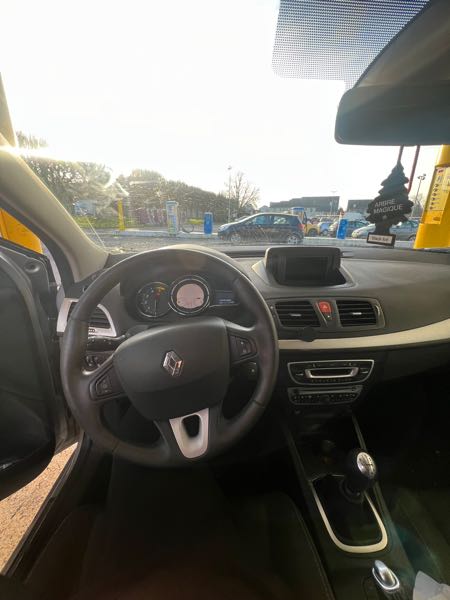 Renault Megane II (2) 1.9 DCI 130 DYNAMIQUE 3P