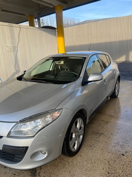 Renault Megane II (2) 1.9 DCI 130 DYNAMIQUE 3P