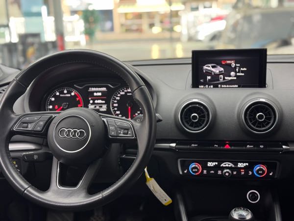 Audi A3 III (2) BERLINE 1.0 TFSI 115 DESIGN LUXE