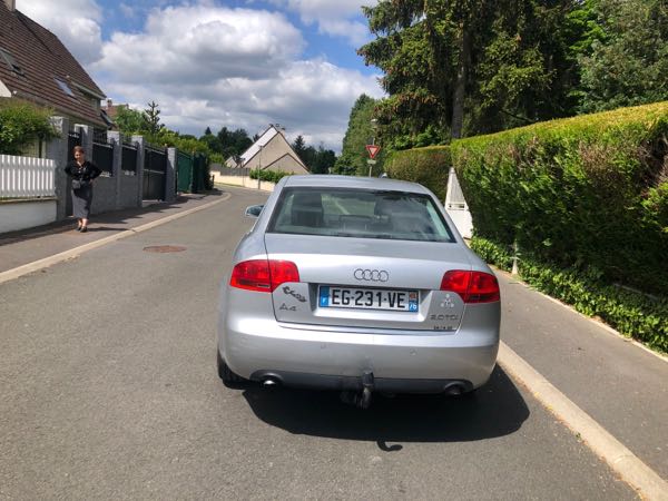Audi A4 III 2.0 TDI 140 DPF ADVANCE EDITION