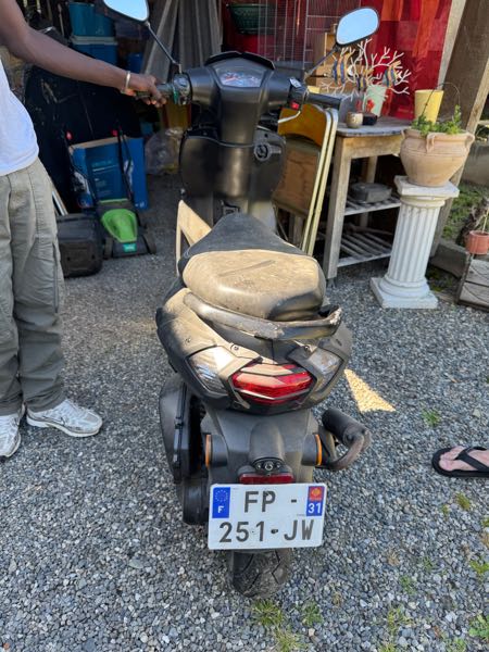 PEUGEOT STREETZONE 12