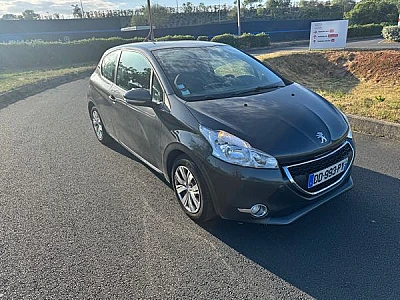 Peugeot 208 (2) 1.2 PURETECH 82 STYLE 3P