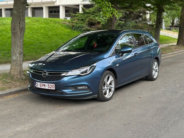 Opel Astra V SPORTS TOURER 1.6 DIESEL 136 INNOVATION