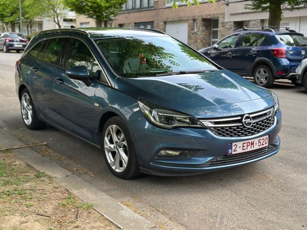Opel Astra V SPORTS TOURER 1.6 DIESEL 136 INNOVATION