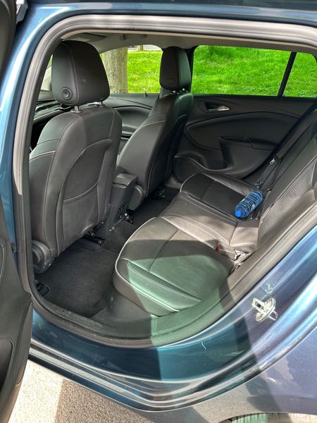 Opel Astra V SPORTS TOURER 1.6 DIESEL 136 INNOVATION