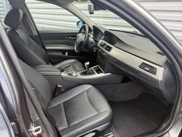 Bmw Serie 3 (E90) 330I LUXE