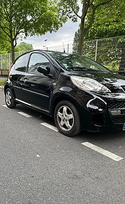 Peugeot 107 (2) 1.0 68 BLACK &amp; SILVER 5P