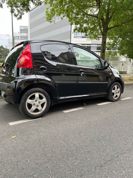 Peugeot 107 (2) 1.0 68 BLACK &amp; SILVER 5P
