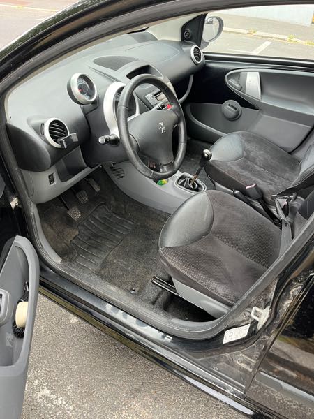Peugeot 107 (2) 1.0 68 BLACK &amp; SILVER 5P