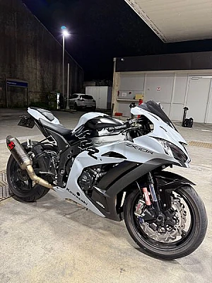 KAWASAKI ZX 10R NINJA WINTER TEST EDITION