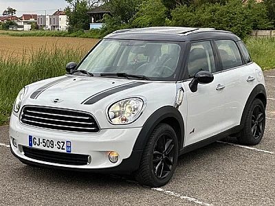 Mini Countryman (2) COOPER SD 143 ALL4 RED HOT CHILI