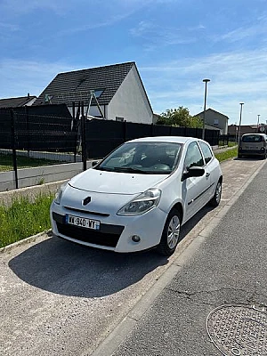 Renault Clio III (2) COLLECTION 1.5 DCI 75 BUSINESS 5P ECO2