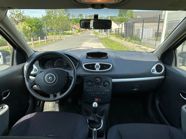Renault Clio III (2) COLLECTION 1.5 DCI 75 BUSINESS 5P ECO2