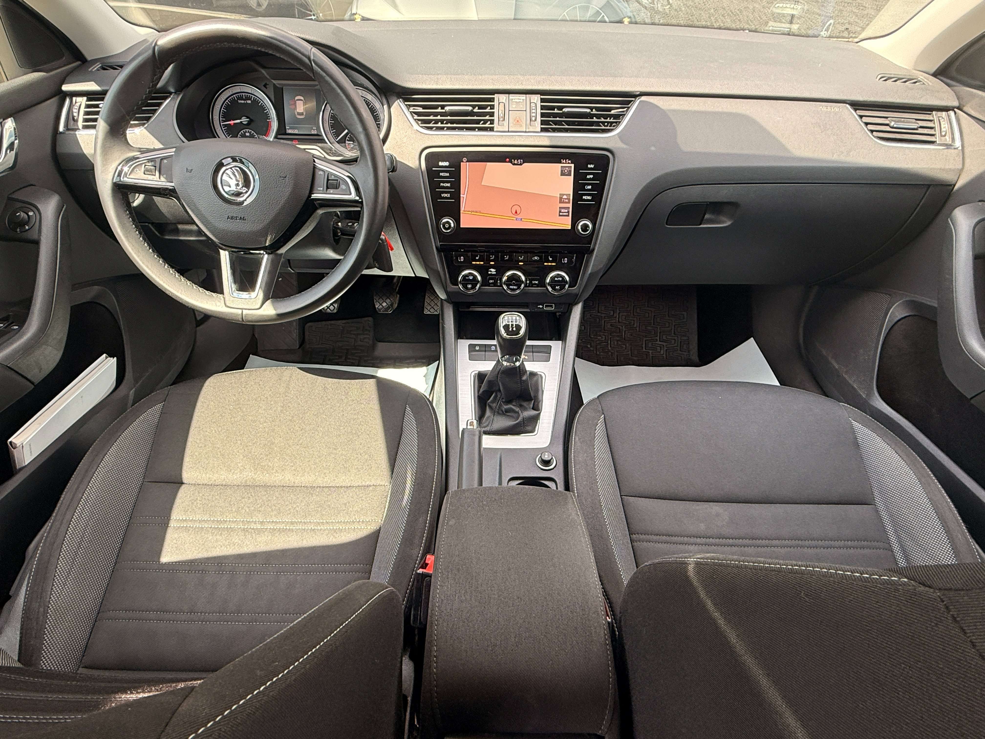 Skoda Octavia SW 1.6 TDi*Gps*1er Main*Garantie 12 Mois*Style*