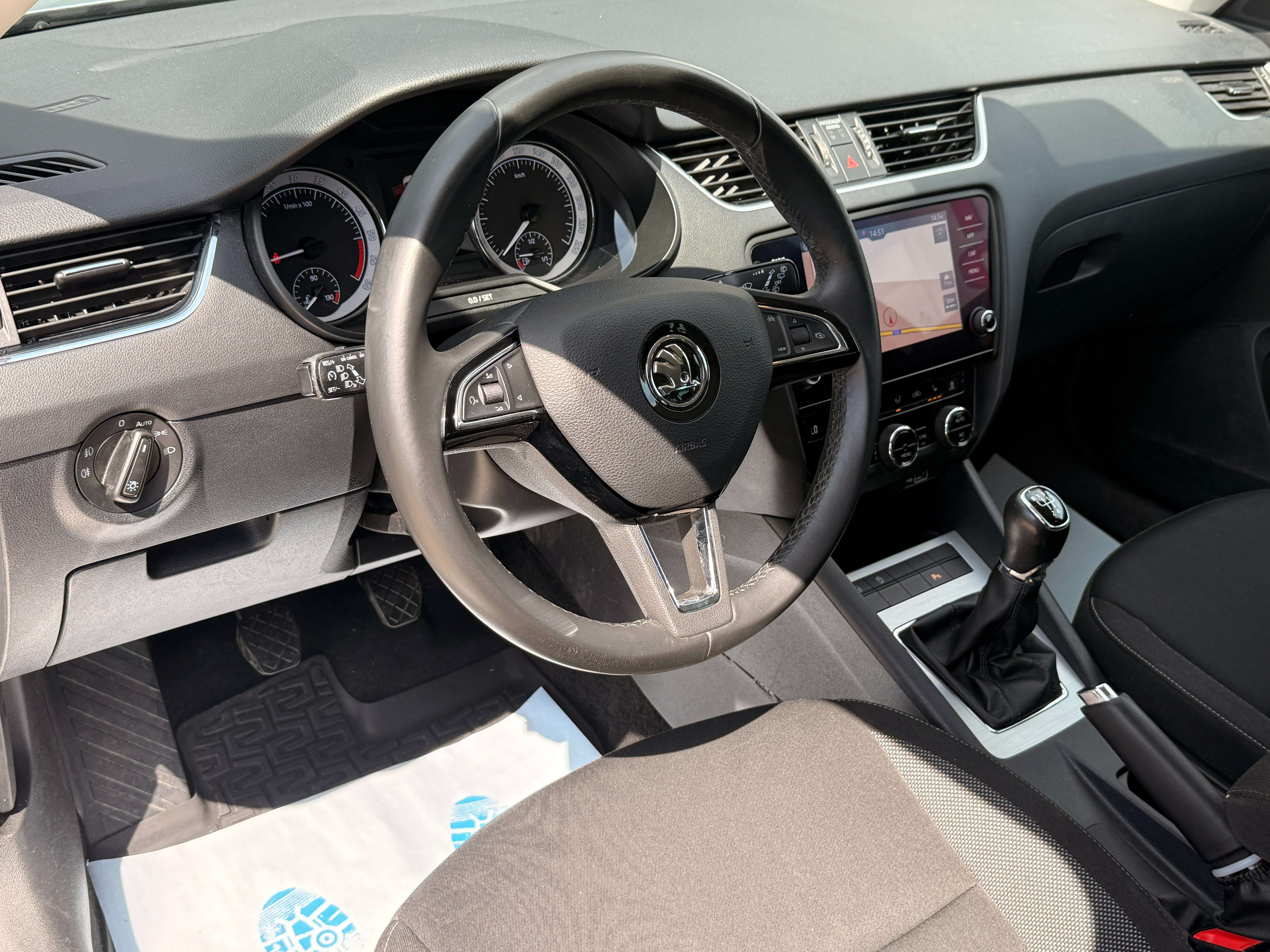 Skoda Octavia SW 1.6 TDi*Gps*1er Main*Garantie 12 Mois*Style*