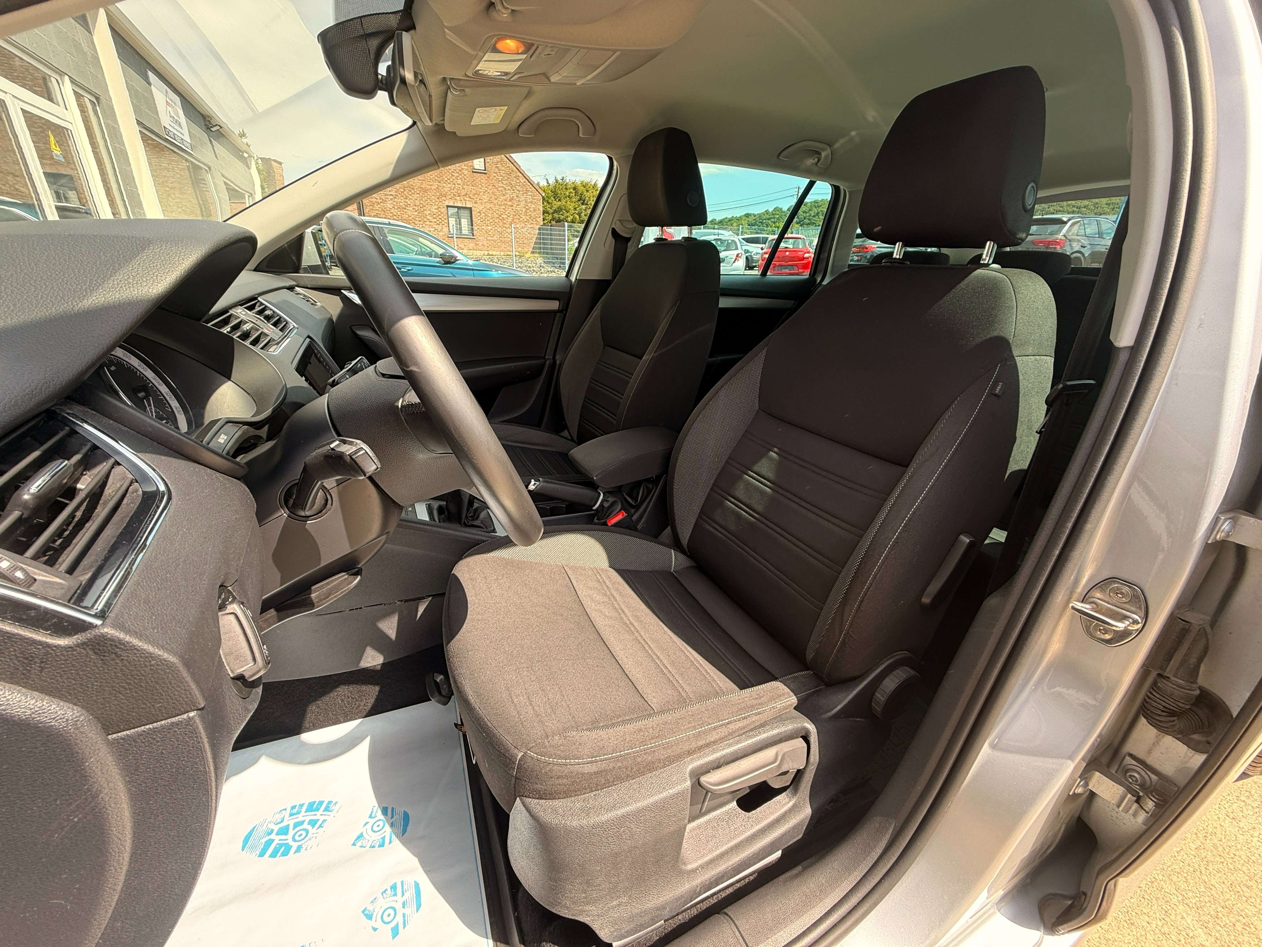Skoda Octavia SW 1.6 TDi*Gps*1er Main*Garantie 12 Mois*Style*