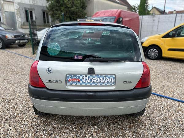 Renault Clio III 1.2 60 DYNAMIQUE 5P