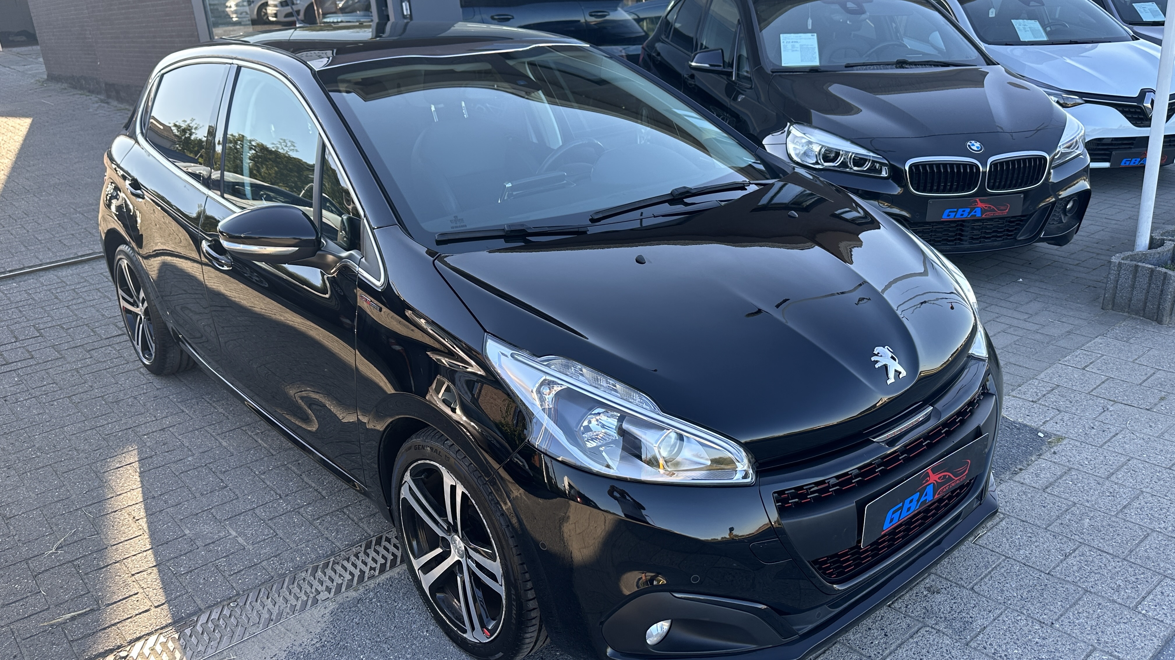 Peugeot 208 (2) 1.2 PURETECH 110 S&amp;S GT LINE Camera, GPS, Toit Panor