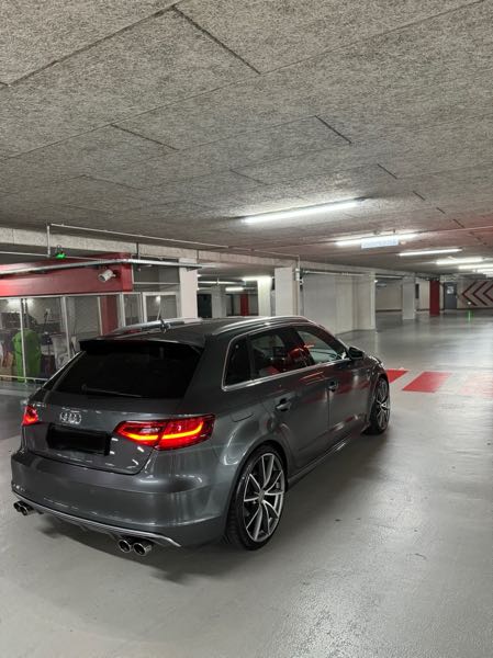 Audi S3 Bonjour je souhaite vendre mon Audi A3 sportback sline de 20