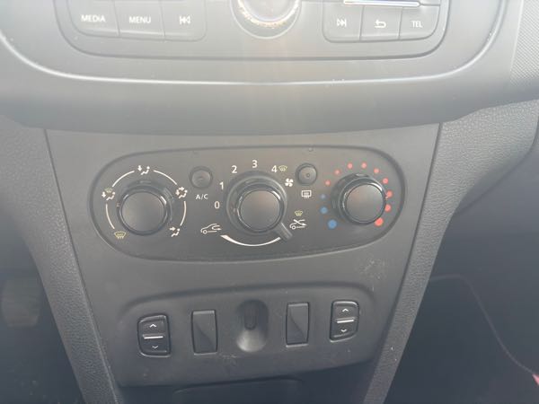 Dacia Sandero II 1.2 16V AMBIANCE