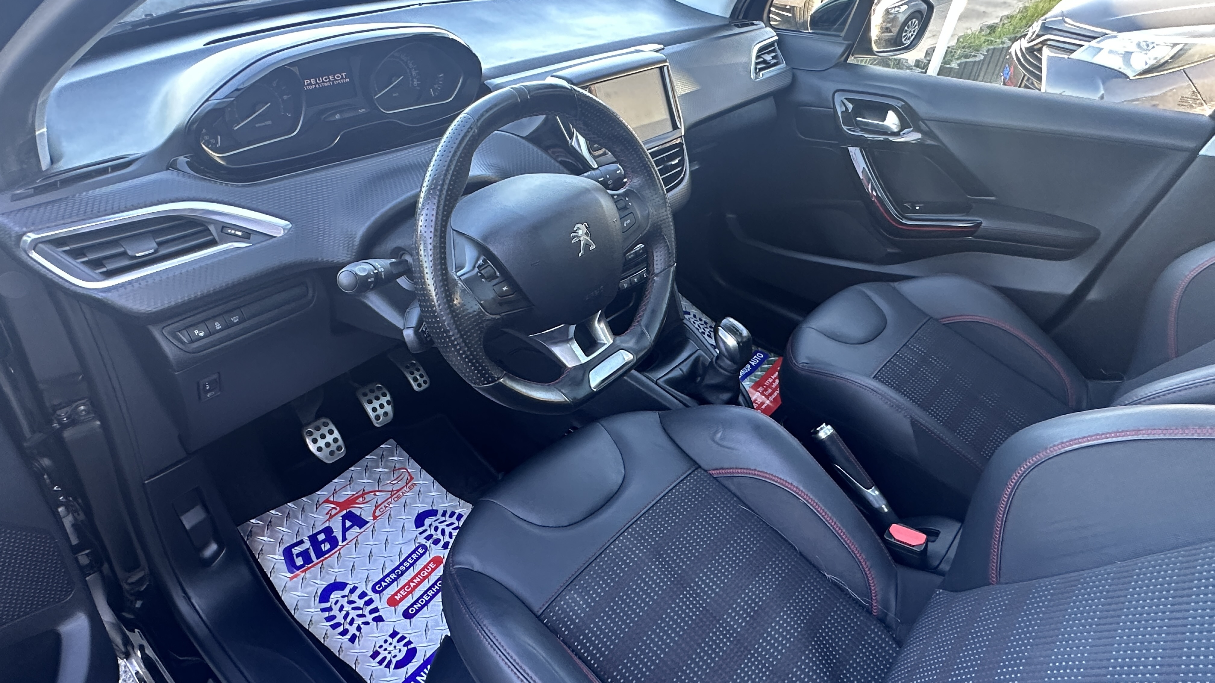 Peugeot 208 (2) 1.2 PURETECH 110 S&amp;S GT LINE Camera, GPS, Toit Panor