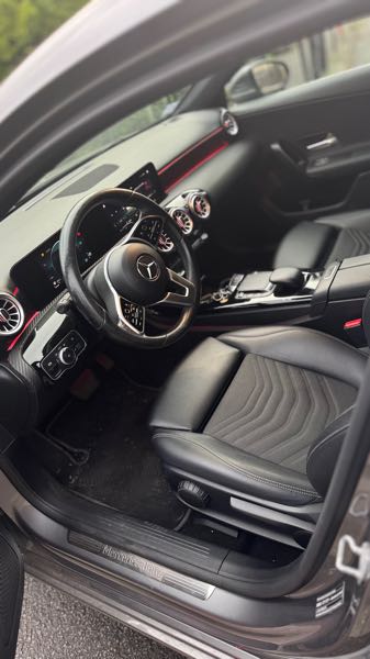 Mercedes-Benz Classe A IV BERLINE 200 D BUSINESS LINE 8G-DCT