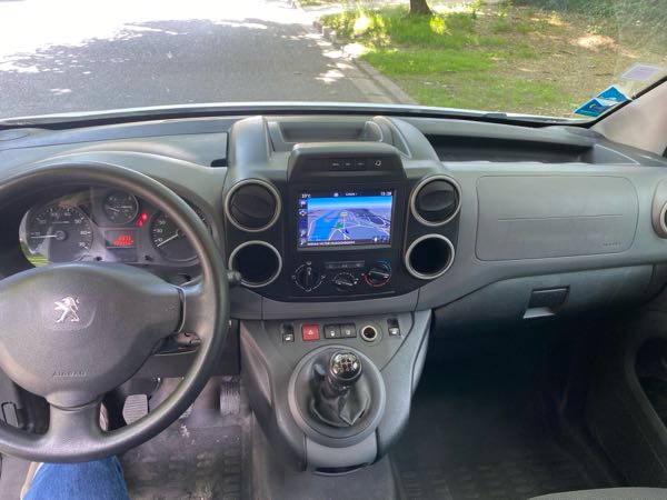 Peugeot Partner II (3) 1.6 BLUEHDI 75 STANDARD PREMIUM
