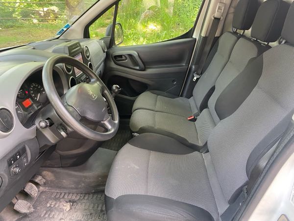 Peugeot Partner II (3) 1.6 BLUEHDI 75 STANDARD PREMIUM