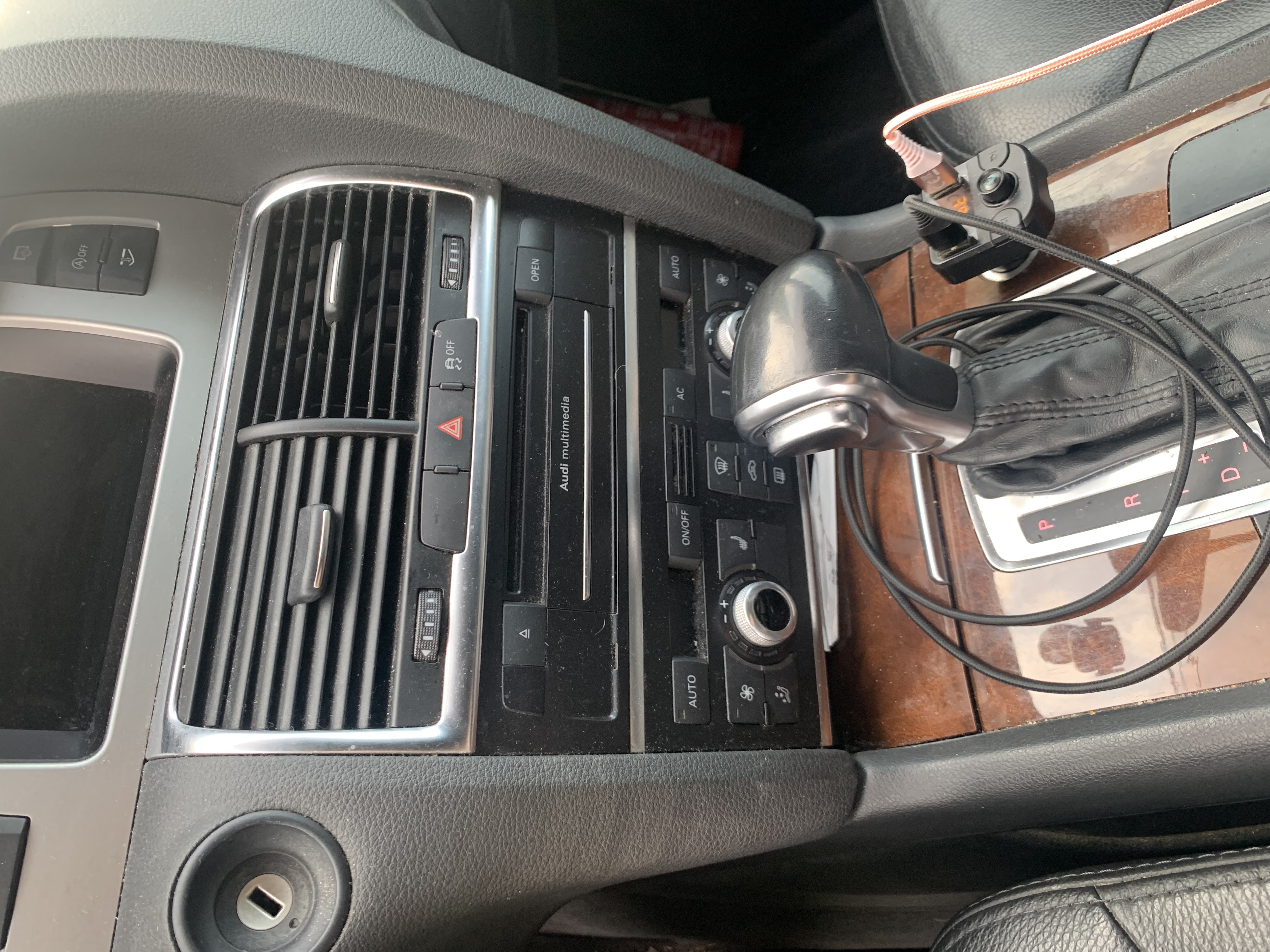 Audi Q7 (2) 3.0 V6 TDI 204 AMBIENTE 7PL