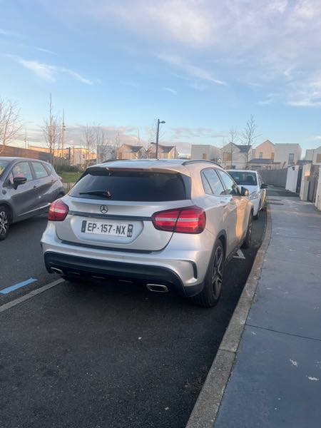 Mercedes-Benz Gla (2) 200 D 7CV SENSATION 7G-DCT