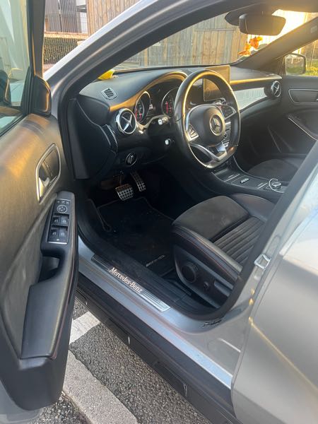 Mercedes-Benz Gla (2) 200 D 7CV SENSATION 7G-DCT