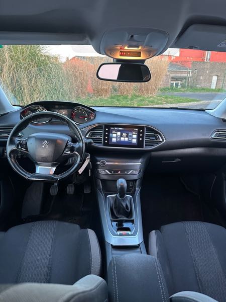 Peugeot 308 II (2) 1.6 BLUEHDI 100 S&amp;S ALLURE