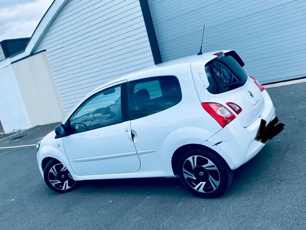 Renault Twingo II (2) 1.2 LEV 16V 75 INTENS ECO2