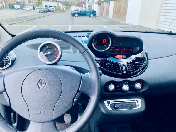 Renault Twingo II (2) 1.2 LEV 16V 75 INTENS ECO2
