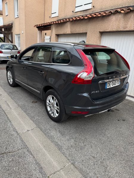 Volvo Xc60 (2) D4 181 AWD R-DESIGN GEARTRONIC 6