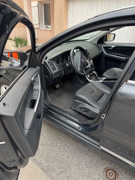 Volvo Xc60 (2) D4 181 AWD R-DESIGN GEARTRONIC 6