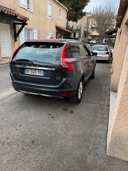 Volvo Xc60 (2) D4 181 AWD R-DESIGN GEARTRONIC 6