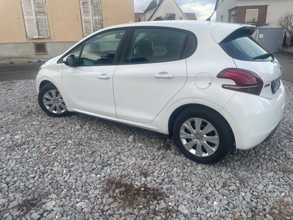Peugeot 208 Peugeot 208